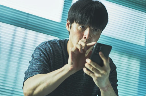 영화'84제곱미터' 영화 리뷰 3 스크린샷 2025 07 25 233046